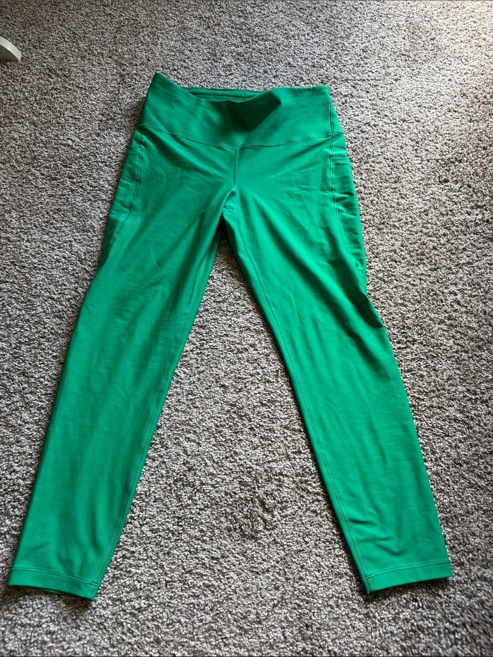 Athleta interval stash 7/8 tight legging